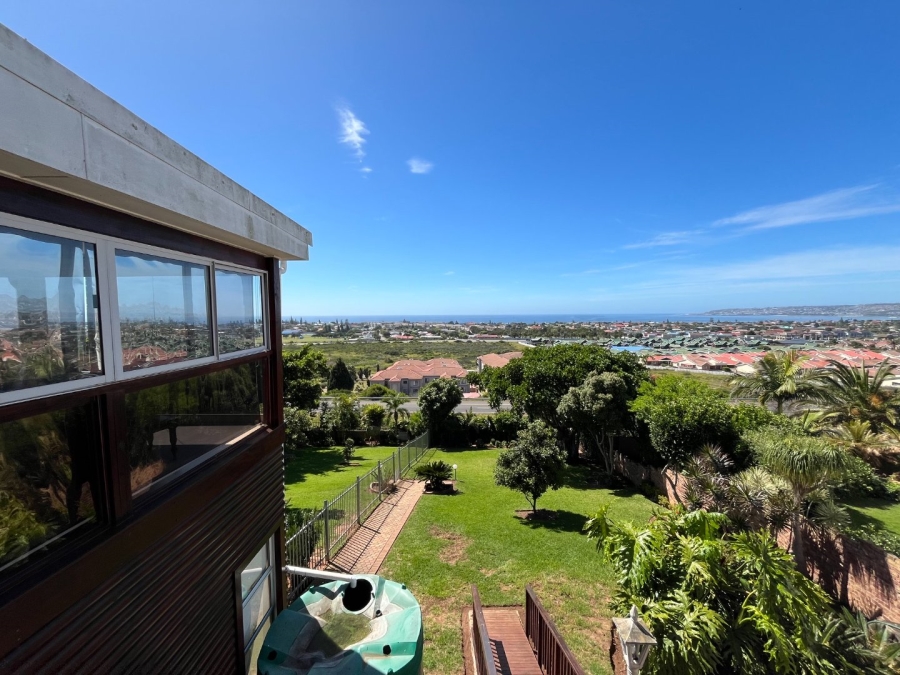 4 Bedroom Property for Sale in Hartenbos Heuwels Western Cape